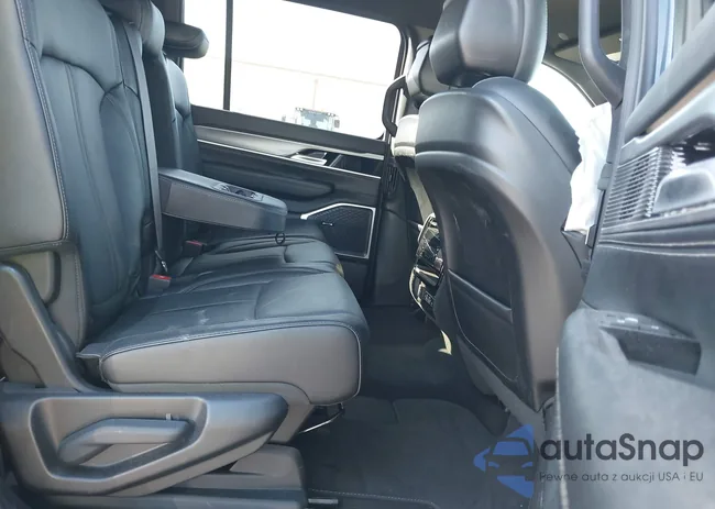 1C4SJVBP7SS527070: 44301949