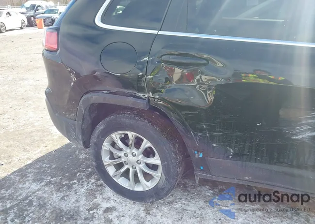 1C4PJLCB9KD370143: 44303147