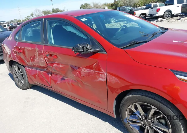 3KPF24AD0PE660960: 44303309