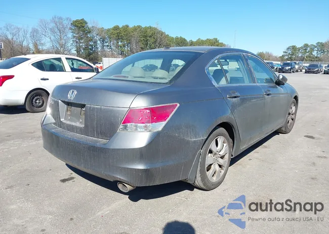 1HGCP26818A106983: 44303323