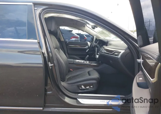 WBA7T2C00LGL17833: 44303351