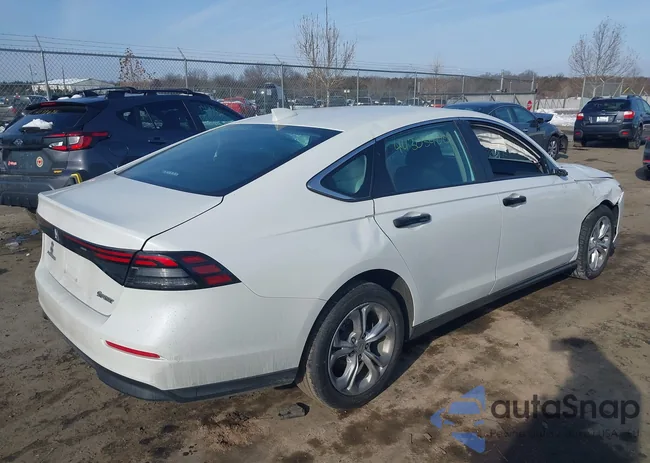 1HGCY1F28PA033709: 44303400