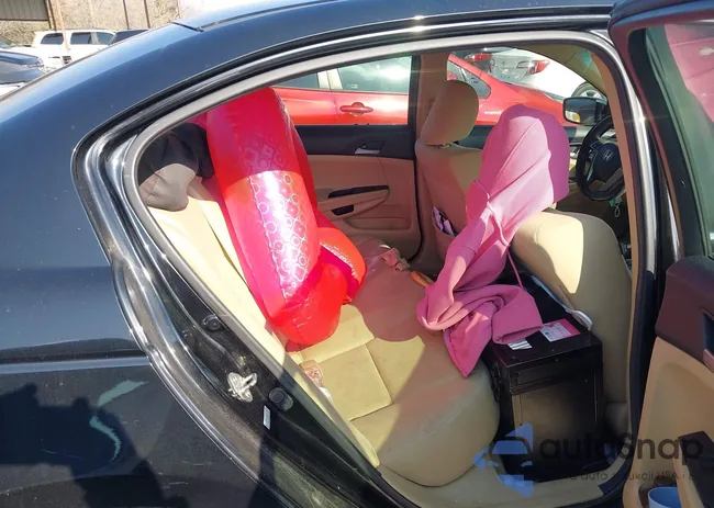 1HGCP2F37CA116625: 44303422