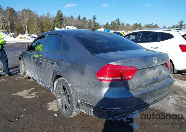 1VWBV7A30FC011497: 44302649