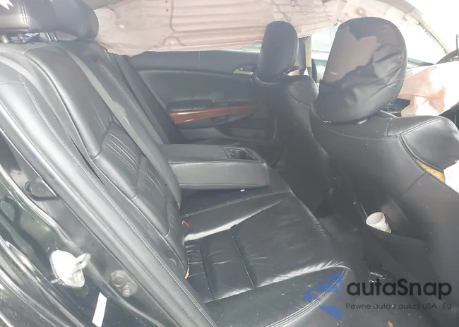 1HGCP3F89CA014258: 44302780