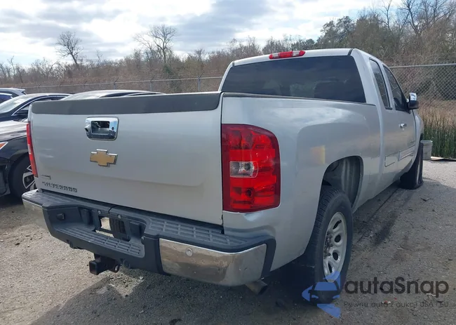 1GCRCSE03BZ201229: 44302800