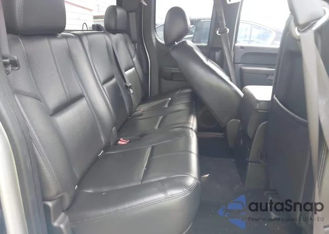 1GCRCSE03BZ201229: 44302800