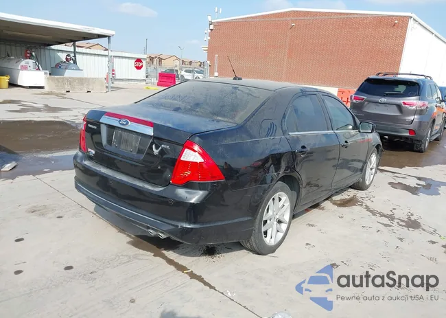 3FAHP0JA2BR213532: 44304045