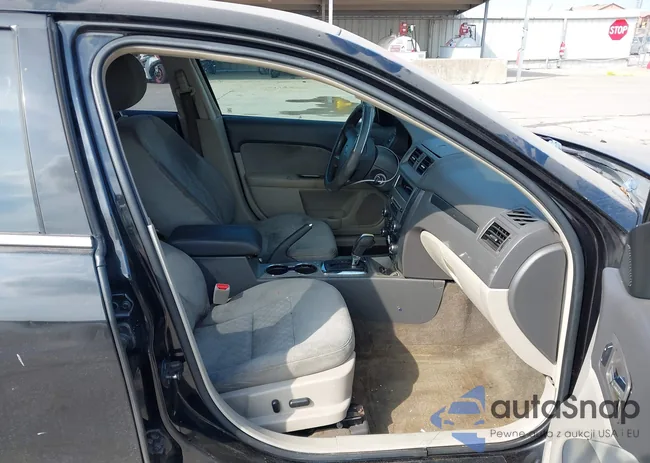 3FAHP0JA2BR213532: 44304045