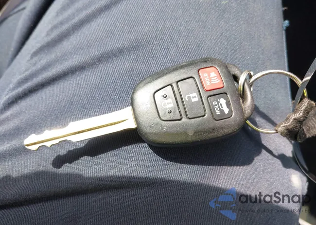 2T1BURHE3HC830328: 44304303