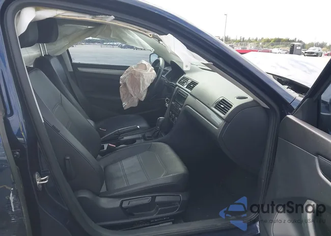 1VWAT7A3XFC089738: 44304415