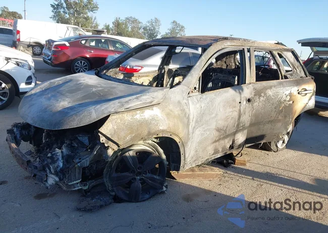 5XYKU3A61CG256311: 44304416