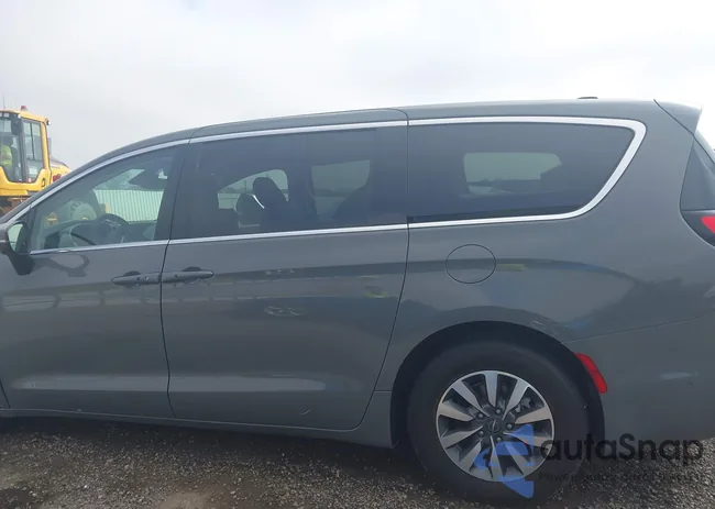 2C4RC1L79PR614624: 44304417