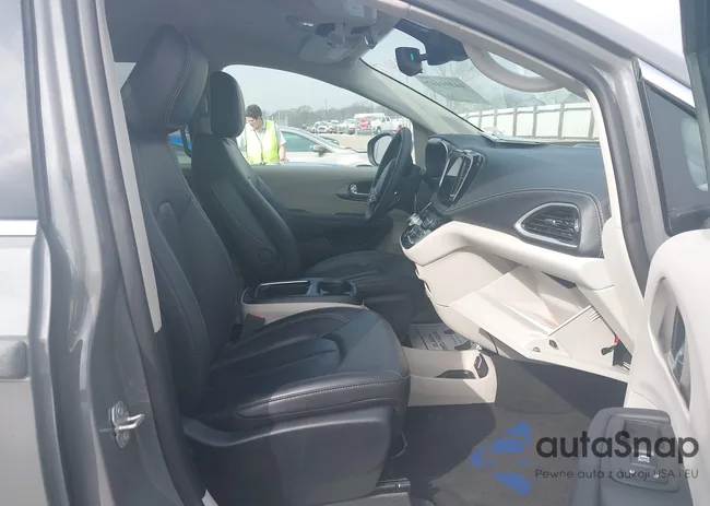 2C4RC1L79PR614624: 44304417