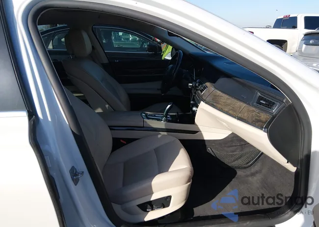 WBAKA4C59CDS99115: 44304481