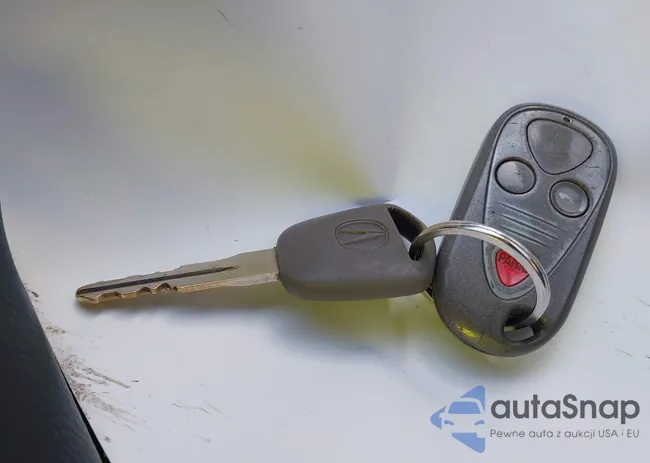 JH4CL96868C006223: 44304579