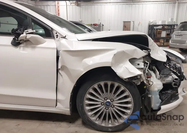 3FA6P0K92DR102459: 44304604