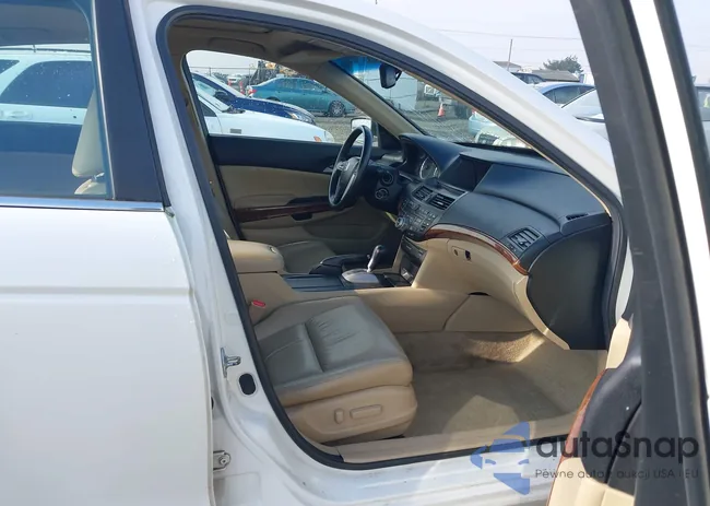 1HGCP3F80BA009318: 44303712