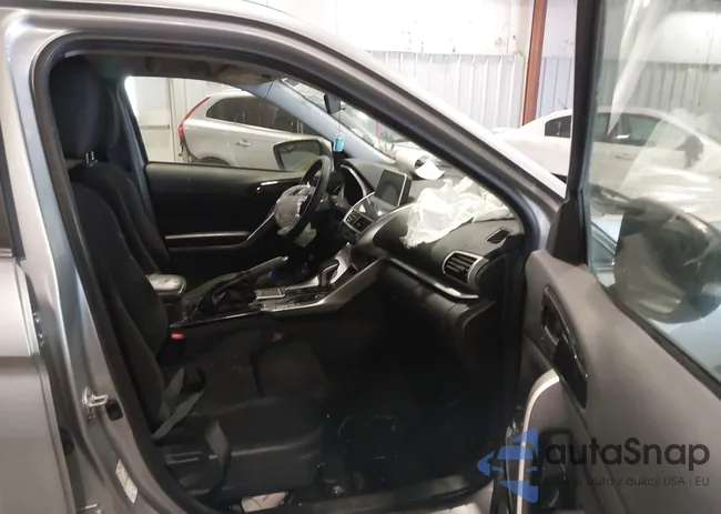 JA4AT4AA4KZ046689: 44303744