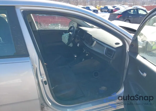 3KPA24AD7NE447429: 44303763