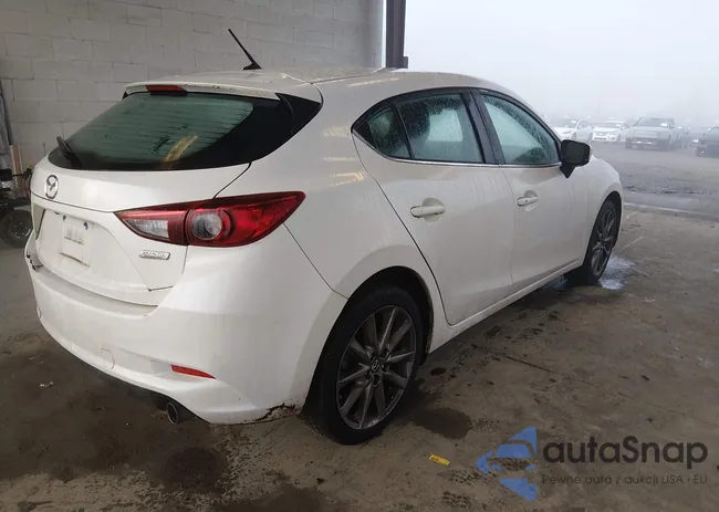 3MZBN1L32JM249918: 44303887