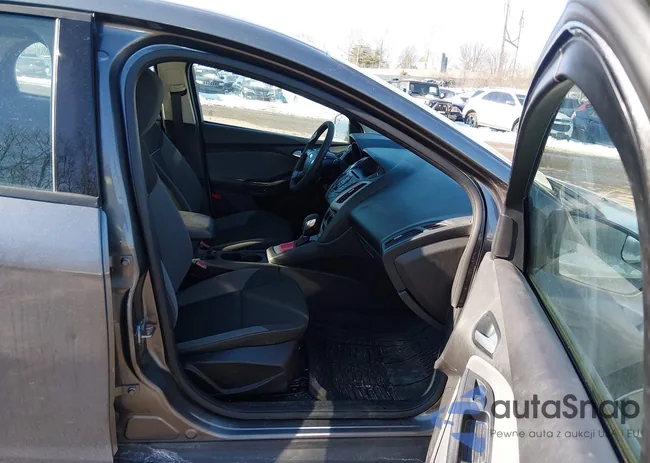 1FADP3F2XDL301781: 44303935