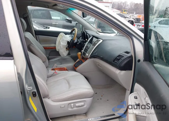 2T2GK31U18C040841: 44303952