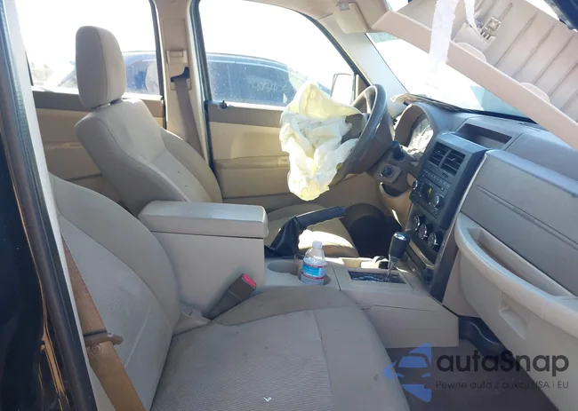 1J8GN28K78W143031: 44303973