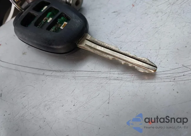 2T1BURHE4GC609836: 44304013