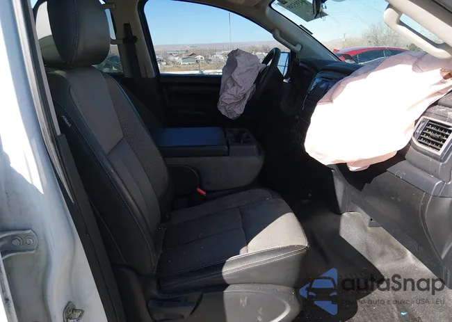 1N6BA1F32HN571773: 44305249