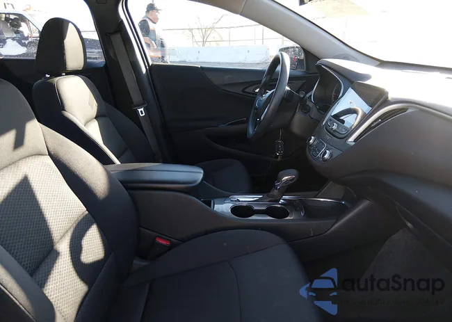 1G1ZD5ST9RF238805: 44305381