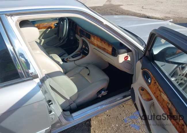 SAJDA12C33LF50795: 44305404