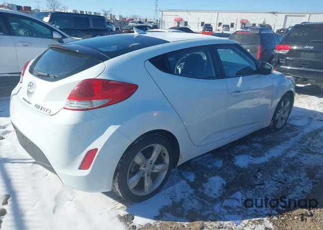 KMHTC6AD5FU233846: 44304621