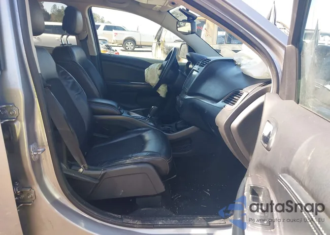 3C4PDDGG3HT583157: 44304740