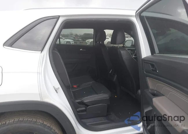 1V2WC2CA2MC237495: 44304751