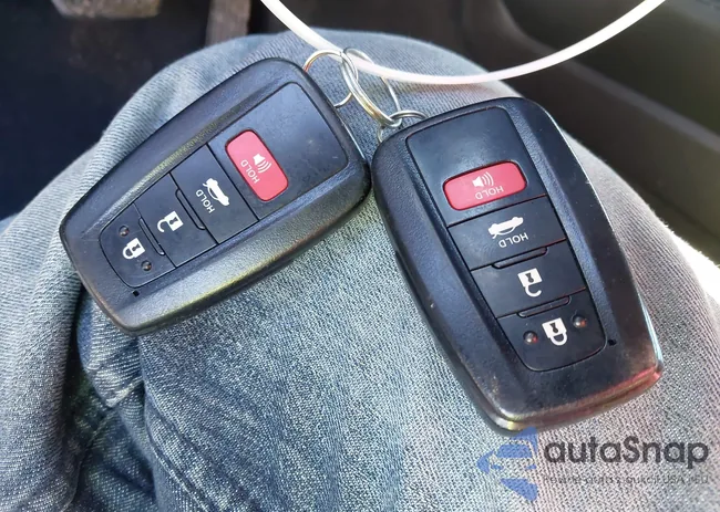 4T1C21FB7LU019580: 44304872