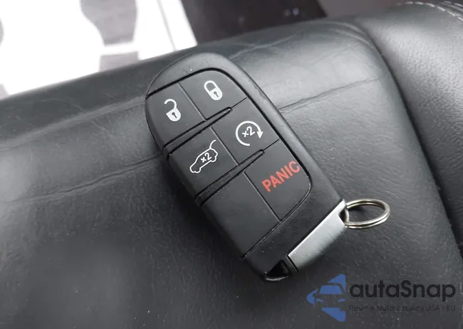 1C4RDJDG2MC558977: 44304873