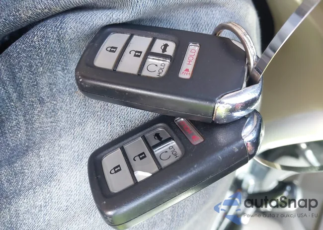 1HGCR3F9XGA026508: 44304885