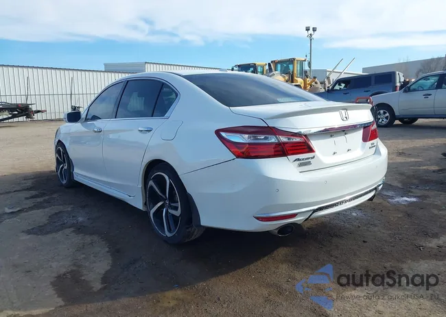 1HGCR3F9XGA026508: 44304885