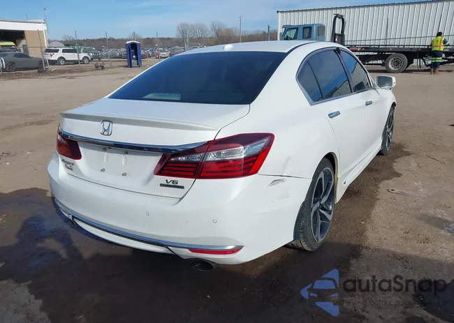 1HGCR3F9XGA026508: 44304885