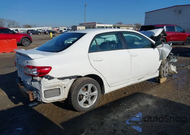 2T1BU4EE2BC693753: 44306112