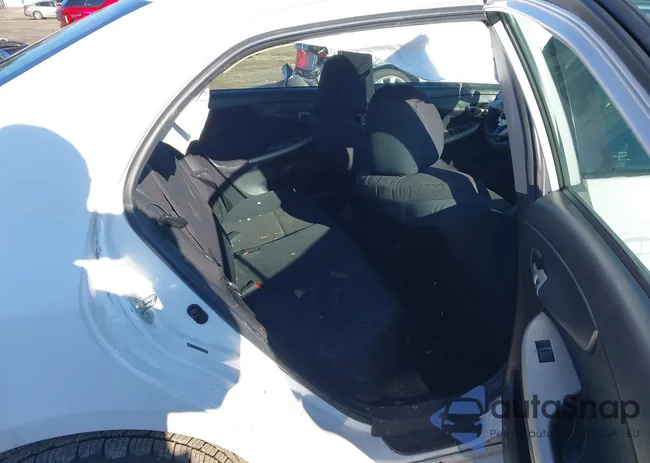 2T1BU4EE2BC693753: 44306112