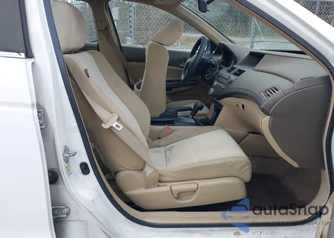 1HGCP26318A166377: 44306379