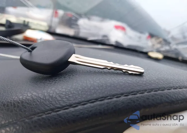 2T1BURHE3GC564906: 44306527