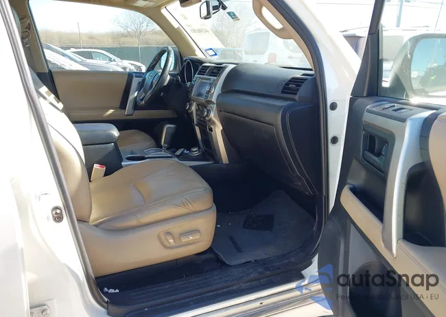 JTEBU5JRXB5040742: 44306581