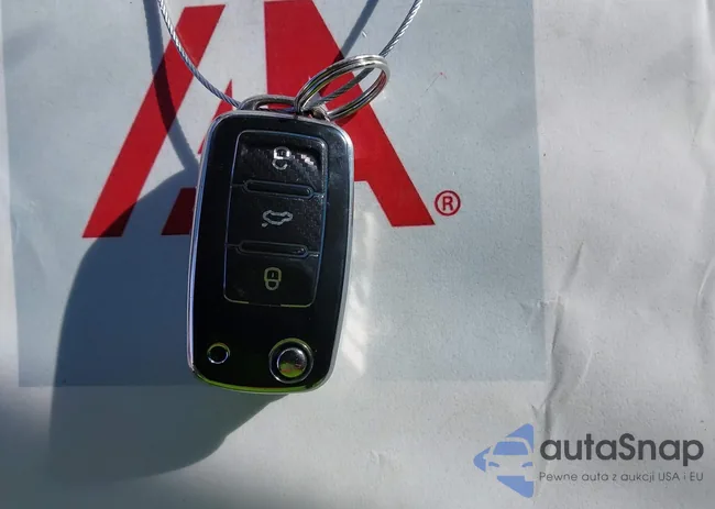 3VWDB7AJ8JM219831: 44305702