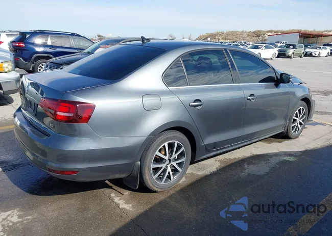 3VWDB7AJ8JM219831: 44305702