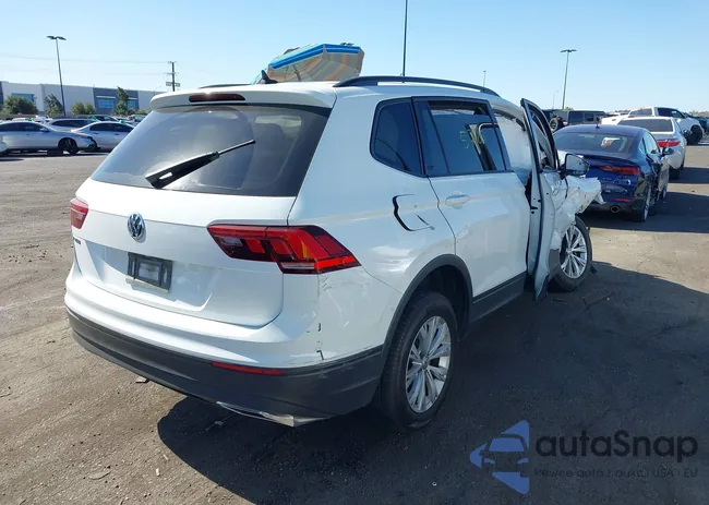 3VV1B7AX3LM104407: 44305720