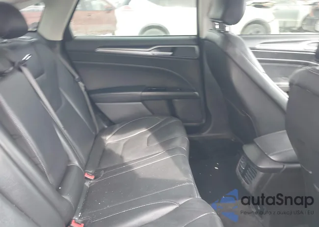 3FA6P0SU8GR340261: 44305785