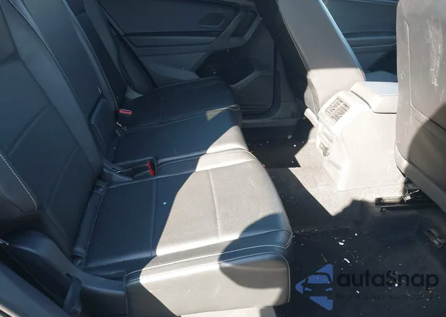 3VV2B7AX9MM104384: 44305807